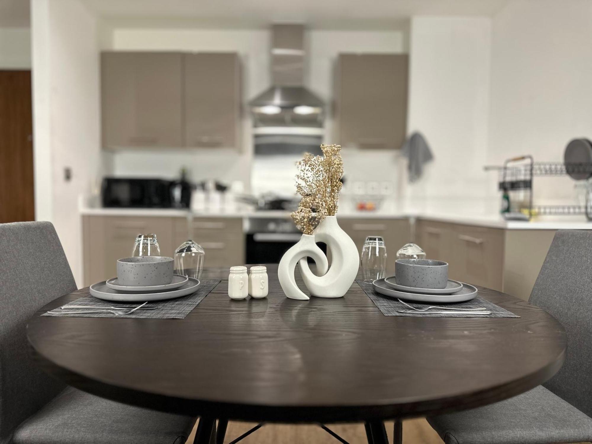 Cozy City Centre Apartment With Free Parking And Free Gym Бирмингам Екстериор снимка